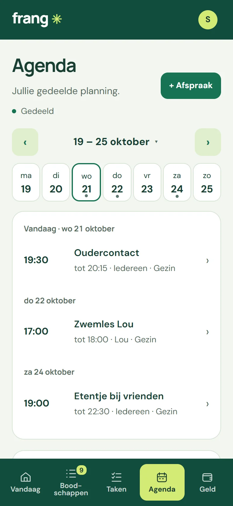 Agenda in weekweergave met de afspraken van het gezin (fictieve voorbeeldgegevens).